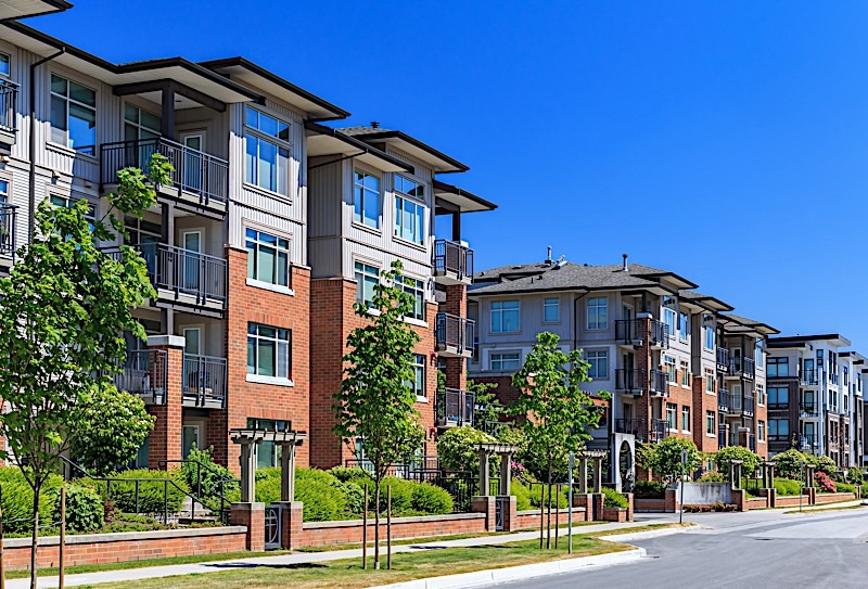 The Pros and Cons of Passive vs Active Investing in Multifamily Properties